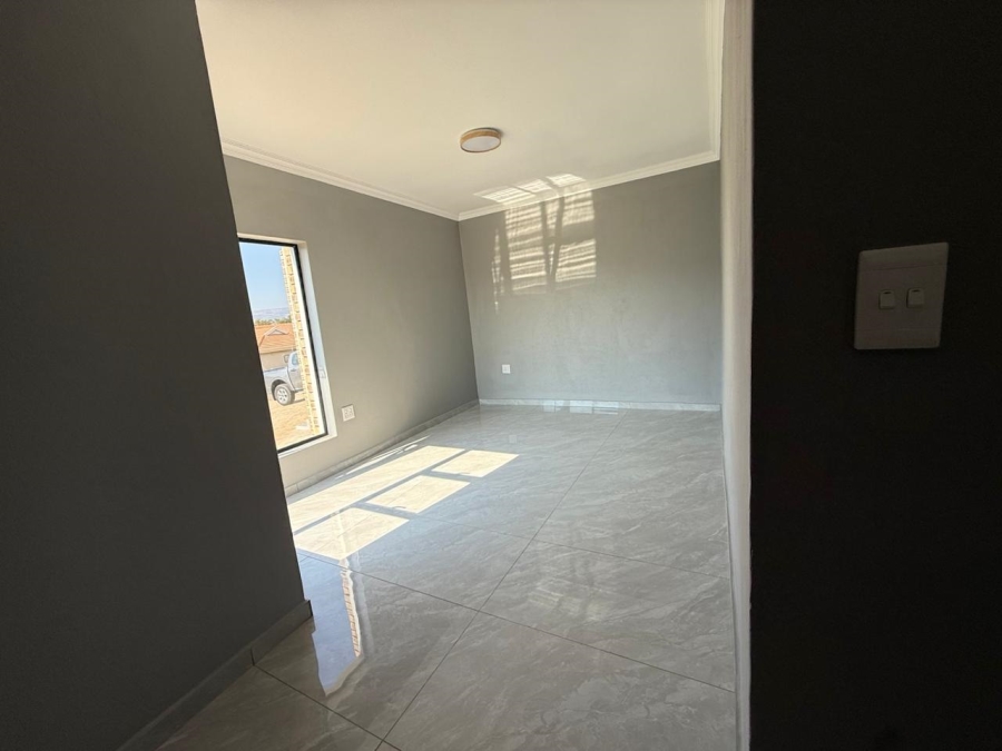 4 Bedroom Property for Sale in Buffelspoort Eco Estate North West
